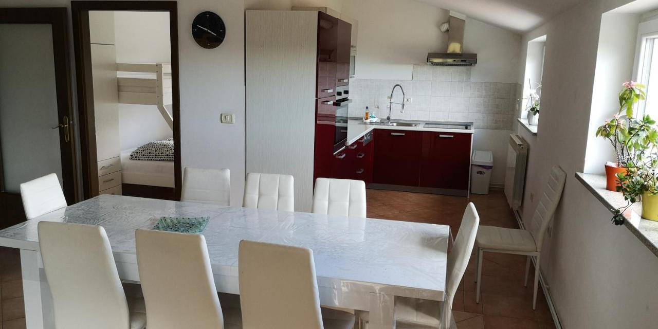Apartma Ceh Gabrovica pri Crnem Kalu Ngoại thất bức ảnh