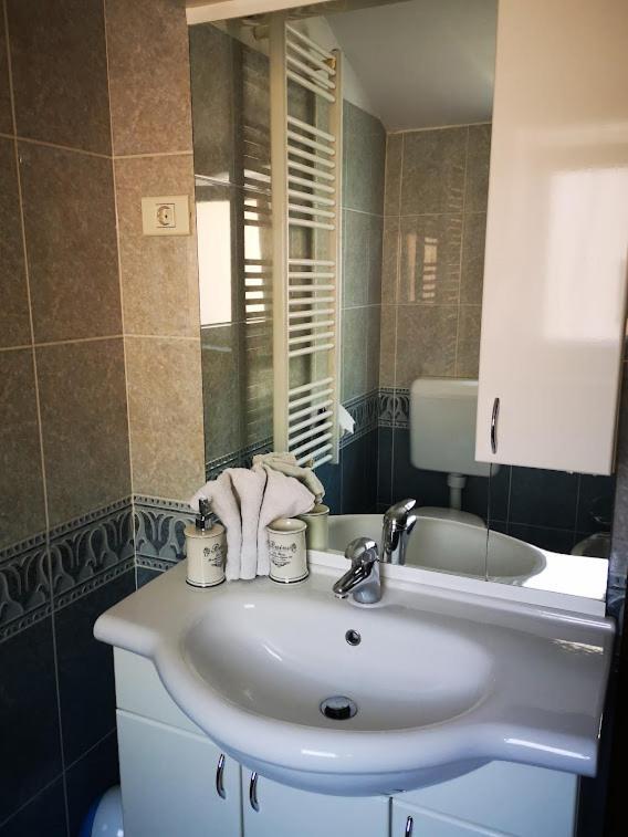 Apartma Ceh Gabrovica pri Crnem Kalu Ngoại thất bức ảnh